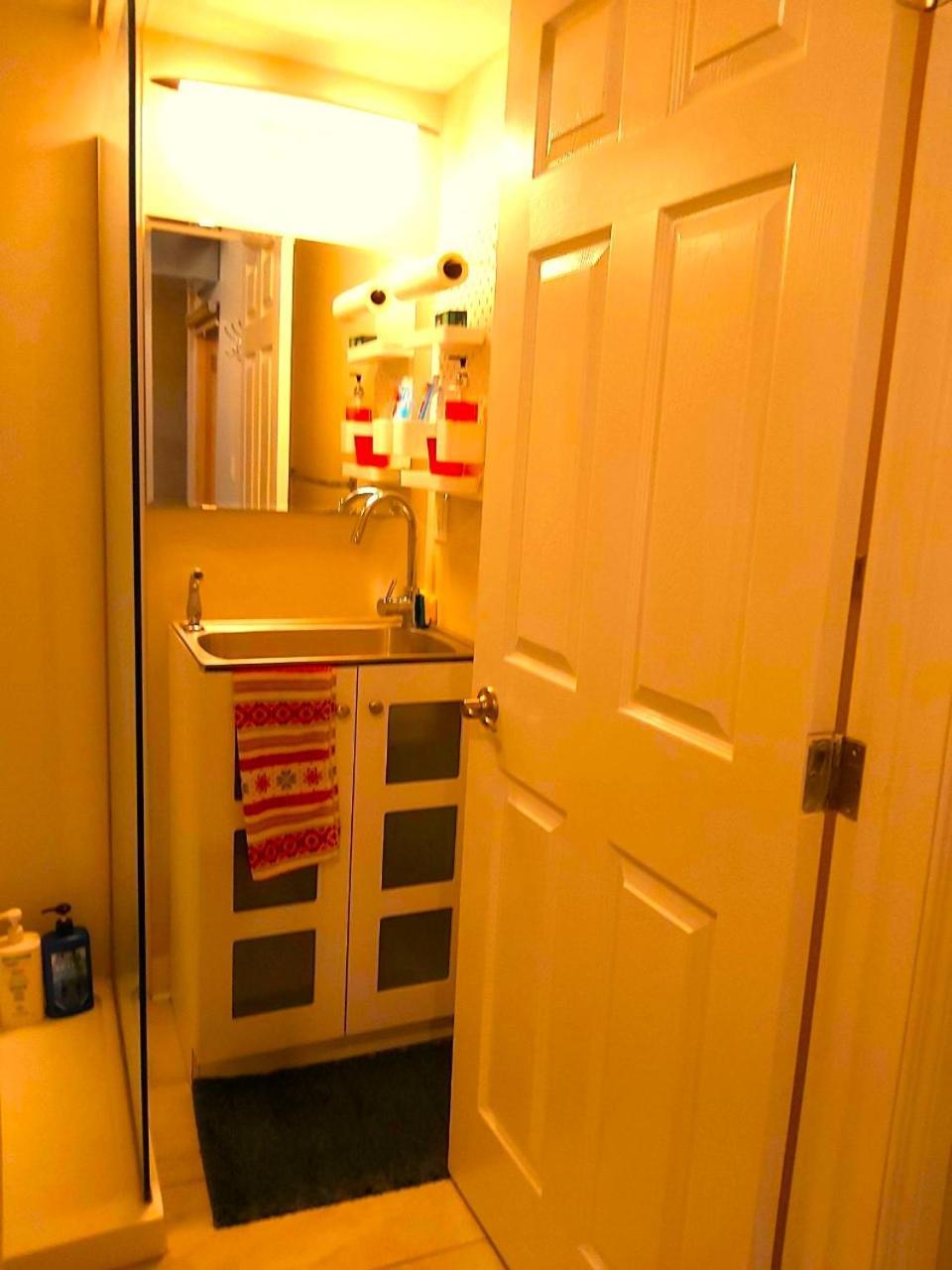Lovely Comfy Home Private Bath In Central YYC Dış mekan fotoğraf